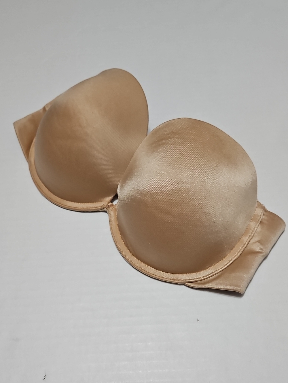 Victoria's Secret Strapless Satin Full Coverage Nude  Bra Size 34D Push Up Opt